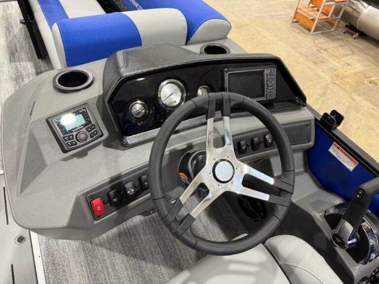 2026 Bennington 22SSB - SPS - Blackout US-ETWS7214G526 [photo 11]